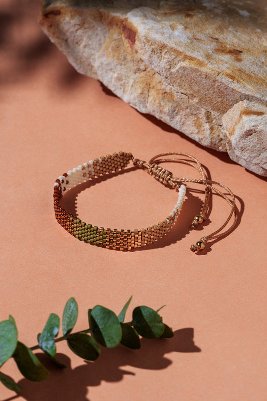 BASICS Pulsera Ajustable en Tonos Tierra